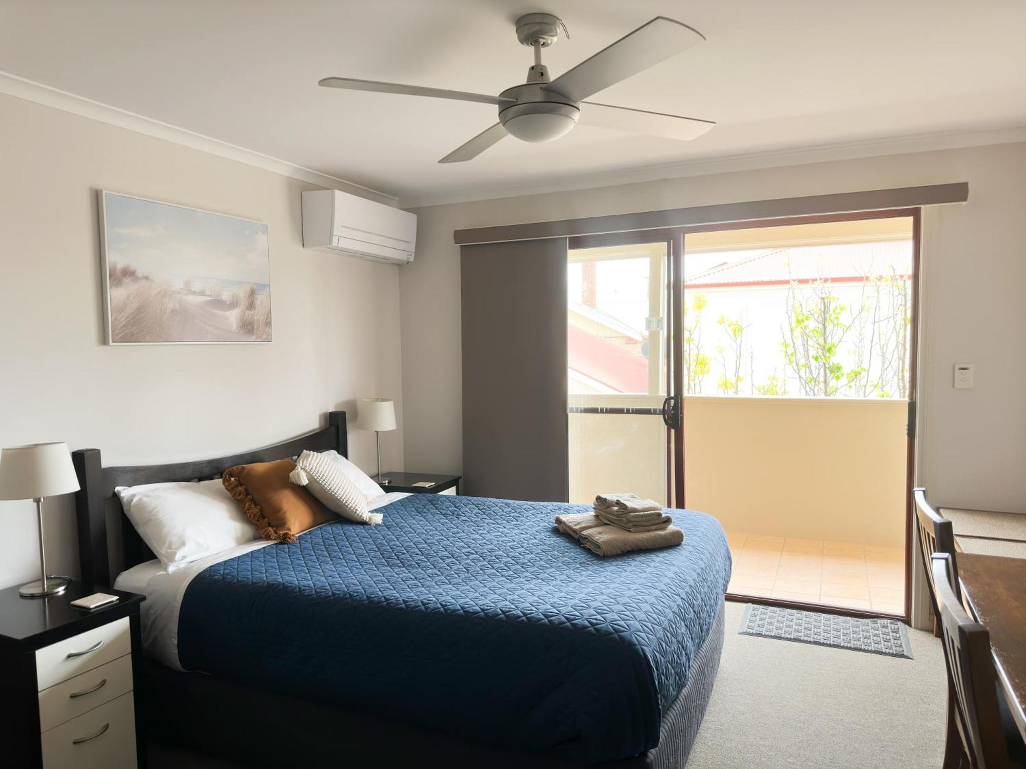 Port Vincent Motel & Apartments Экстерьер фото