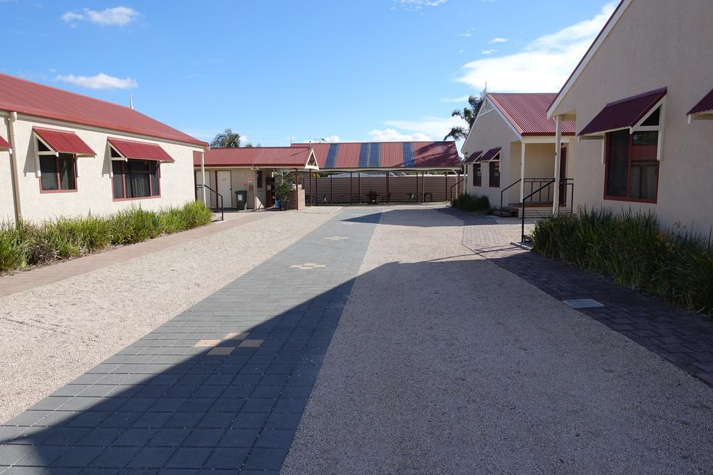 Port Vincent Motel & Apartments Экстерьер фото